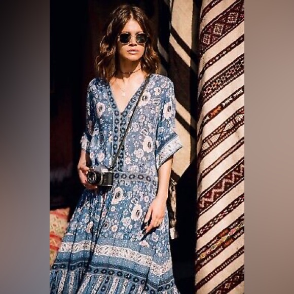 Spell & The Gypsy Zahara Gown in Navy oversized fit - Picture 3 of 9